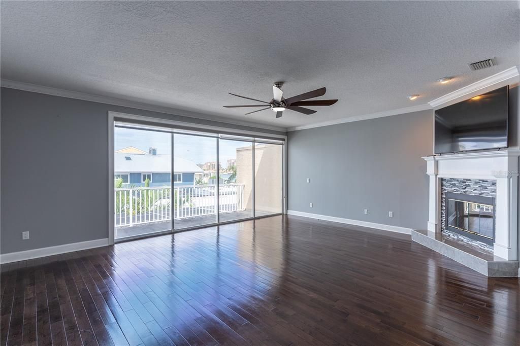 For Sale: $1,330,000 (3 beds, 2 baths, 2998 Square Feet)