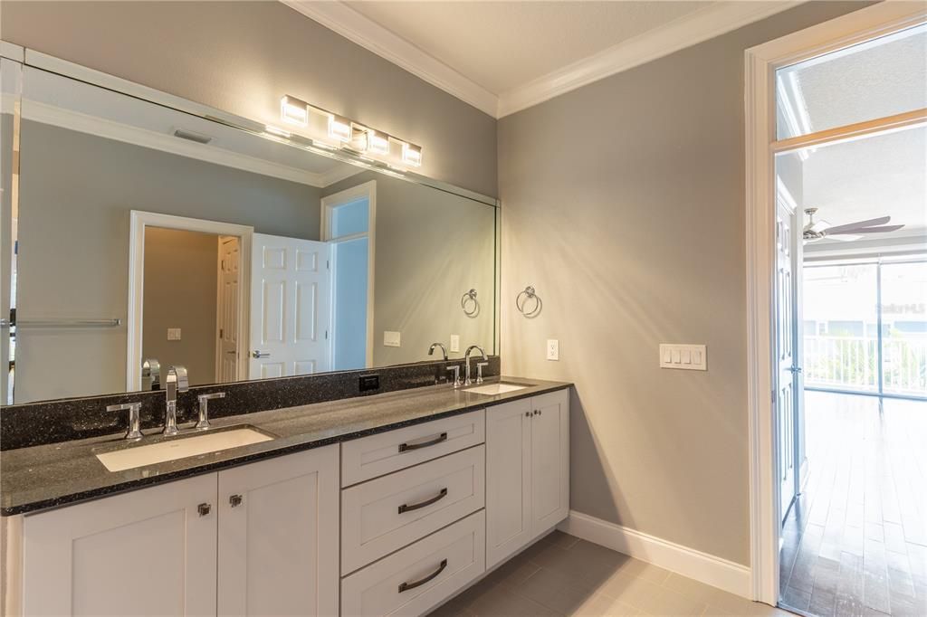 For Sale: $1,330,000 (3 beds, 2 baths, 2998 Square Feet)