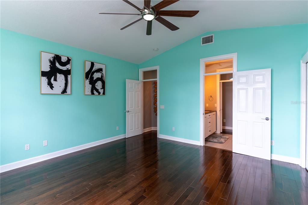 For Sale: $1,330,000 (3 beds, 2 baths, 2998 Square Feet)