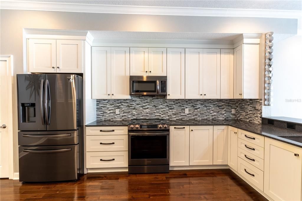 For Sale: $1,330,000 (3 beds, 2 baths, 2998 Square Feet)