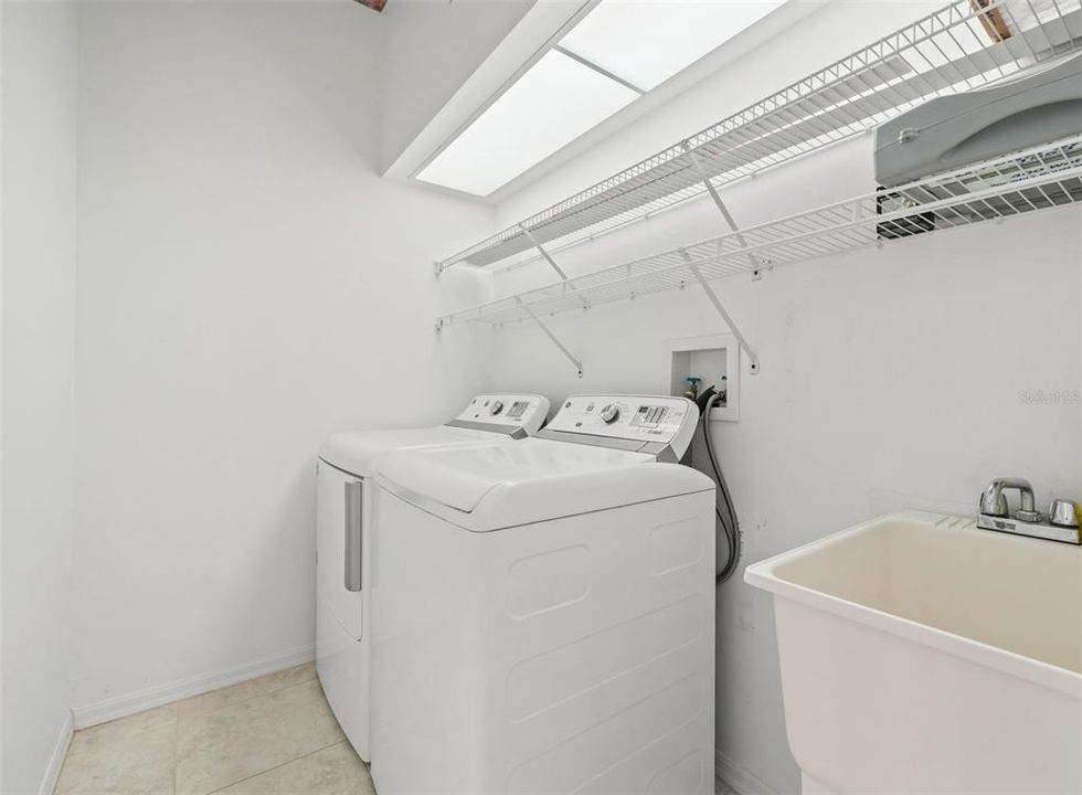 For Sale: $460,000 (4 beds, 3 baths, 2211 Square Feet)