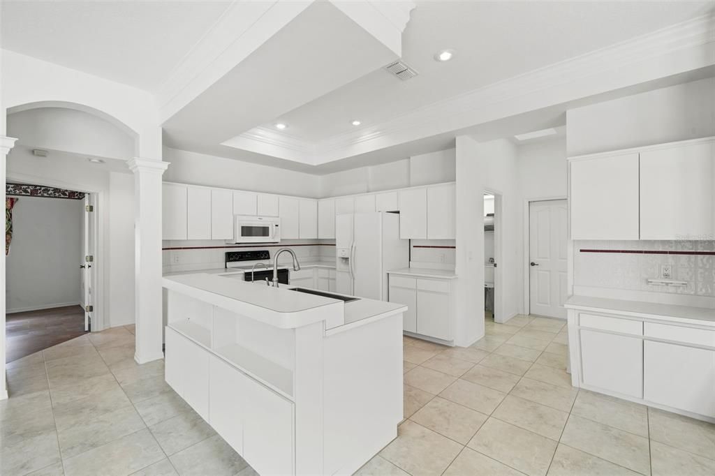 For Sale: $460,000 (4 beds, 3 baths, 2211 Square Feet)