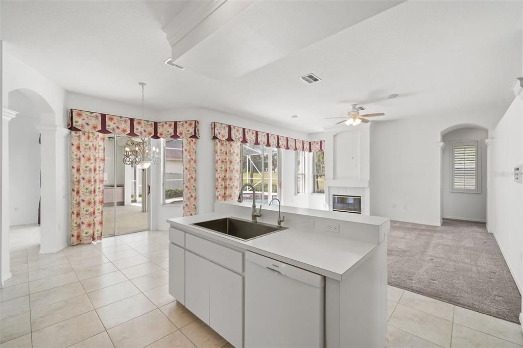 For Sale: $460,000 (4 beds, 3 baths, 2211 Square Feet)