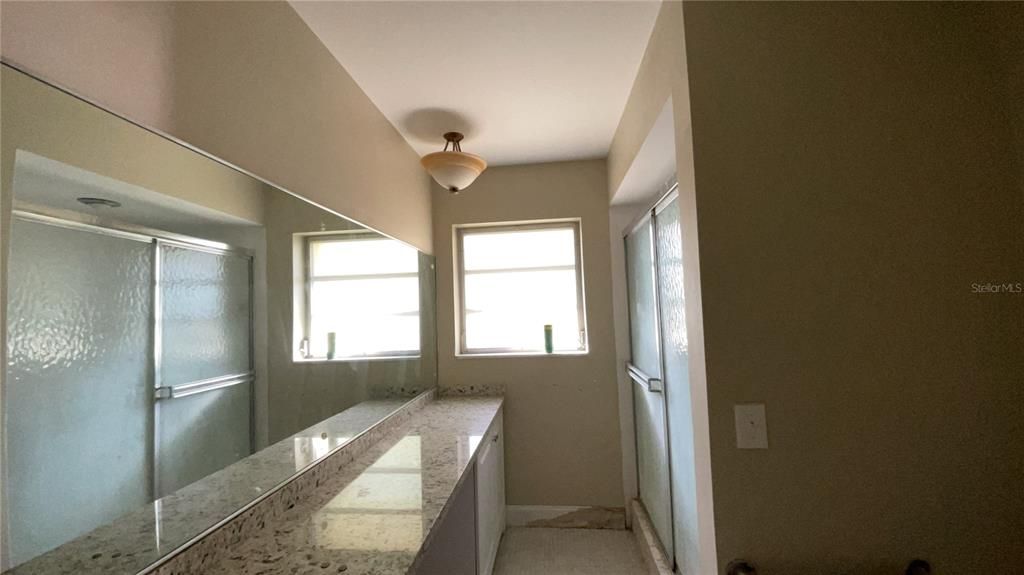 合同活跃: $679,000 (2 贝兹, 2 浴室, 1613 平方英尺)