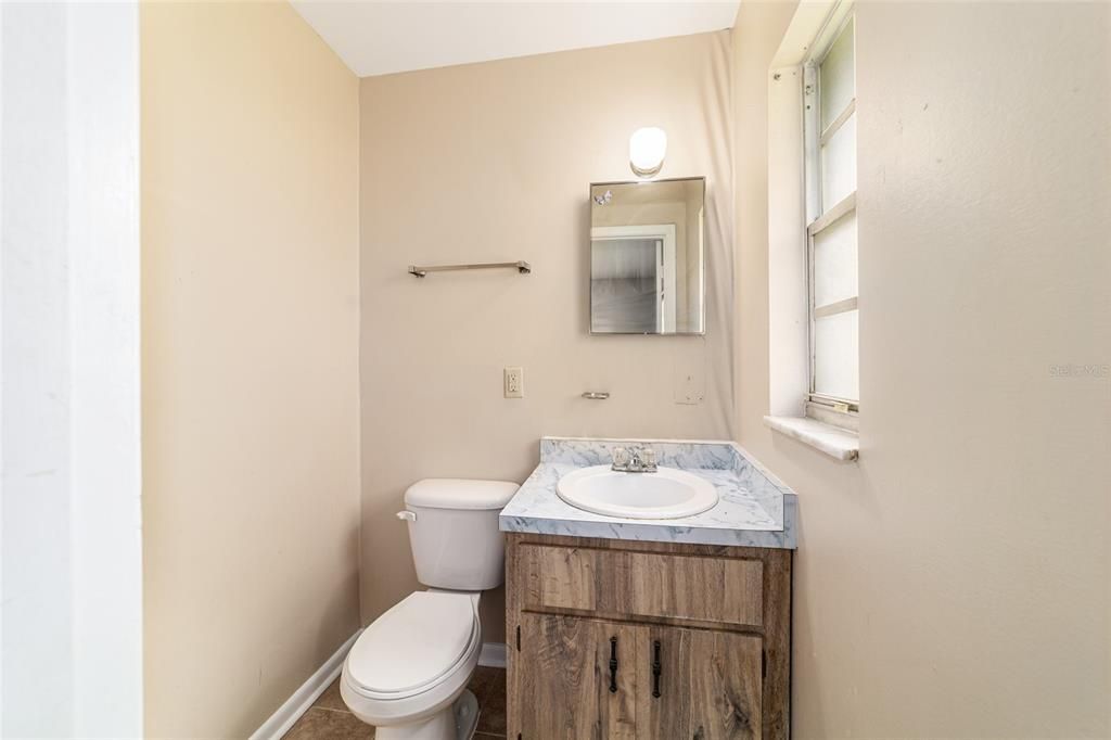 Active With Contract: $185,000 (3 beds, 1 baths, 1411 Square Feet)