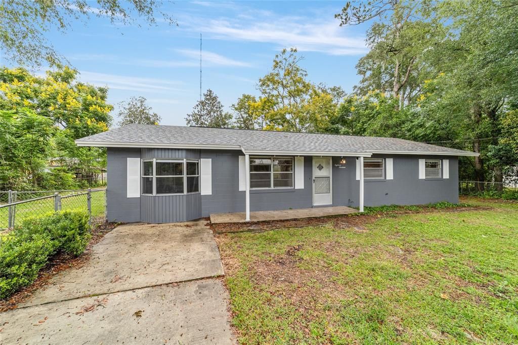 Active With Contract: $185,000 (3 beds, 1 baths, 1411 Square Feet)