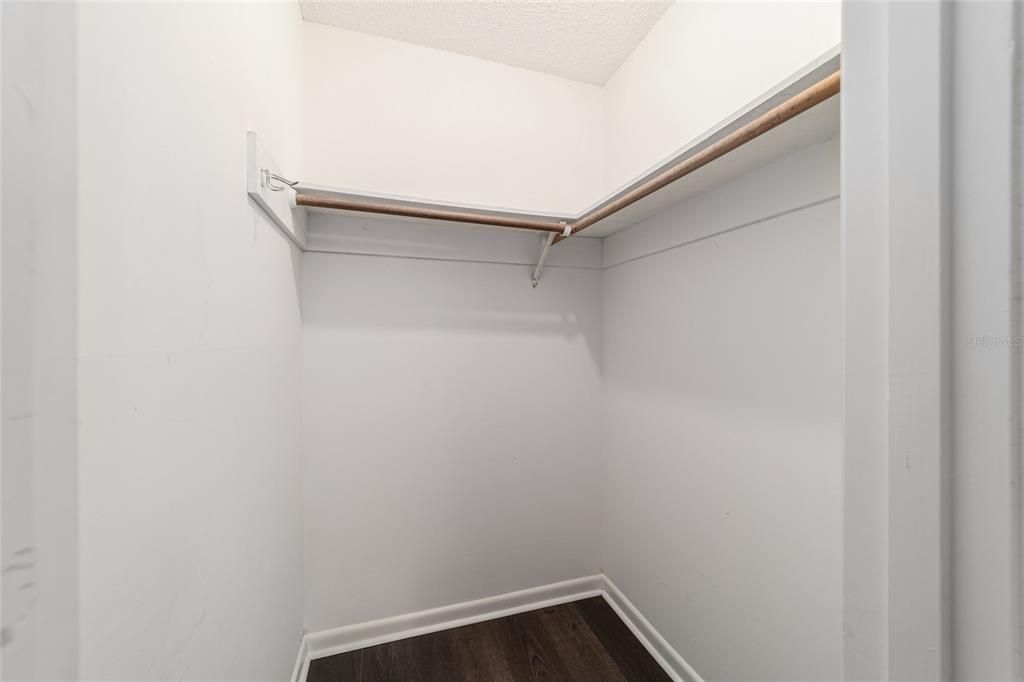 Active With Contract: $185,000 (3 beds, 1 baths, 1411 Square Feet)