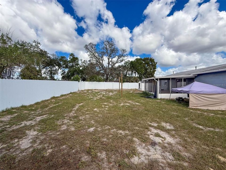 待售: $200,000 (2 贝兹, 2 浴室, 1025 平方英尺)