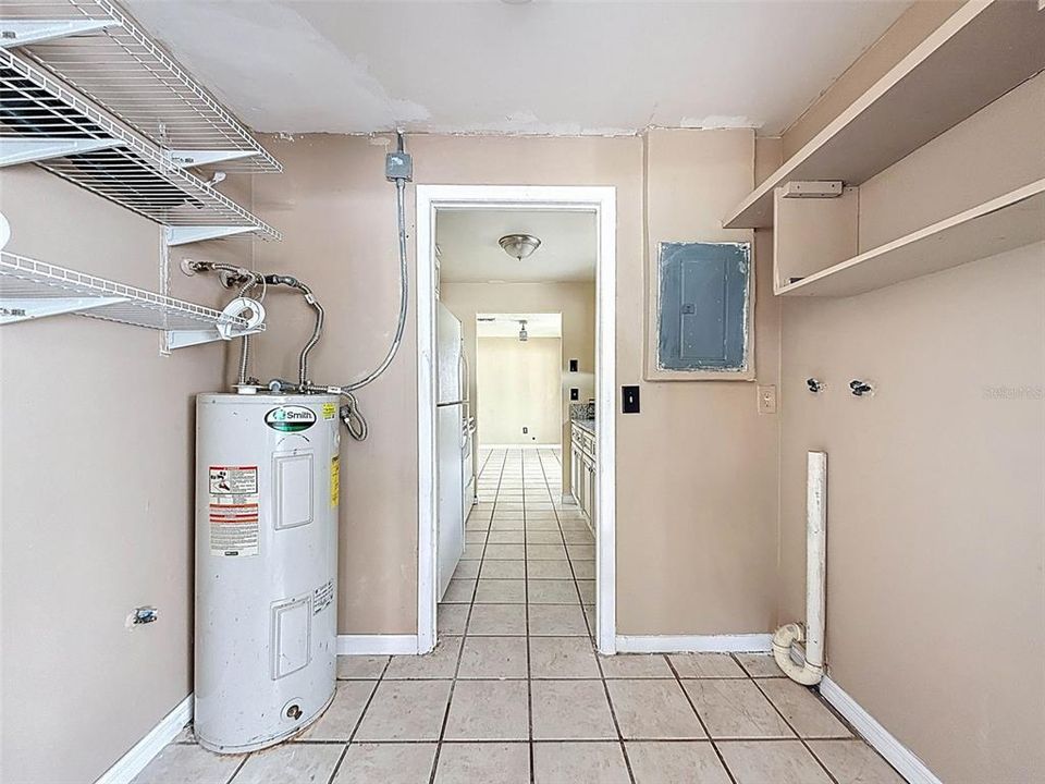 待售: $200,000 (2 贝兹, 2 浴室, 1025 平方英尺)