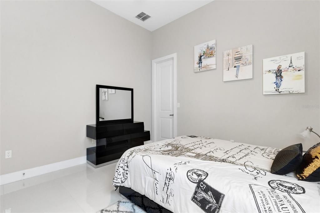 For Rent: $6,200 (3 beds, 4 baths, 3663 Square Feet)