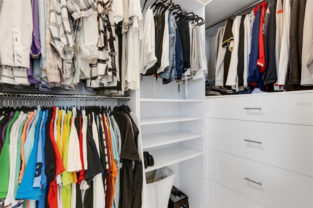 For Rent: $6,200 (3 beds, 4 baths, 3663 Square Feet)