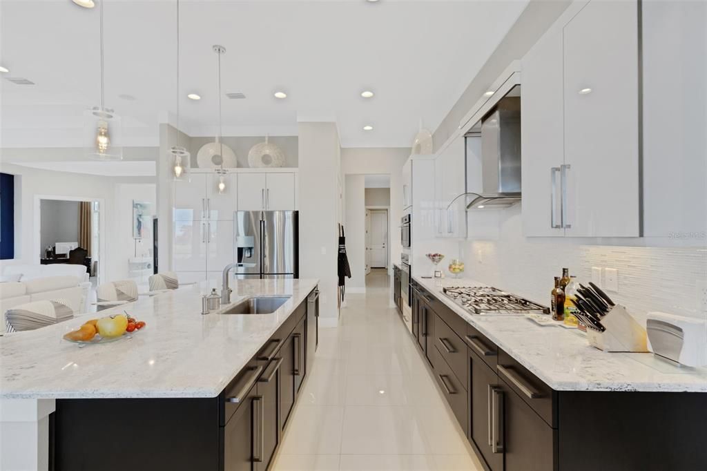 For Rent: $6,200 (3 beds, 4 baths, 3663 Square Feet)