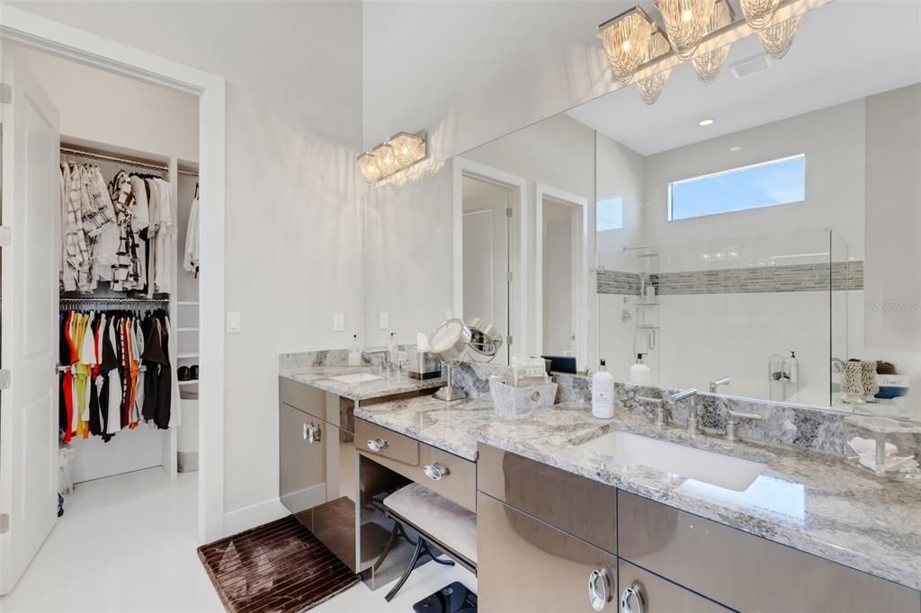 For Rent: $6,200 (3 beds, 4 baths, 3663 Square Feet)