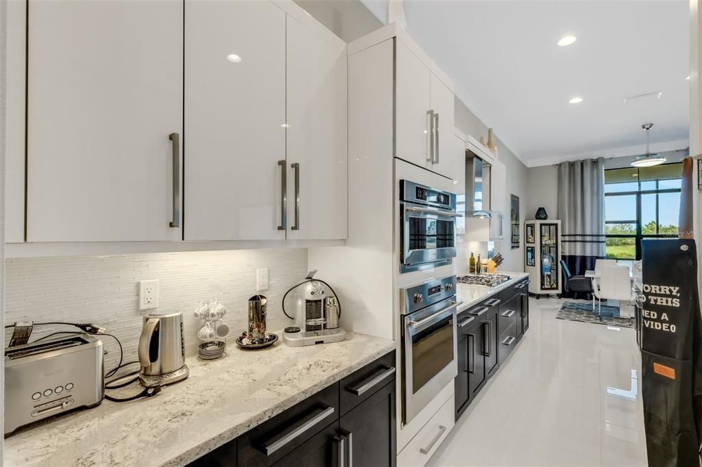 For Rent: $6,200 (3 beds, 4 baths, 3663 Square Feet)