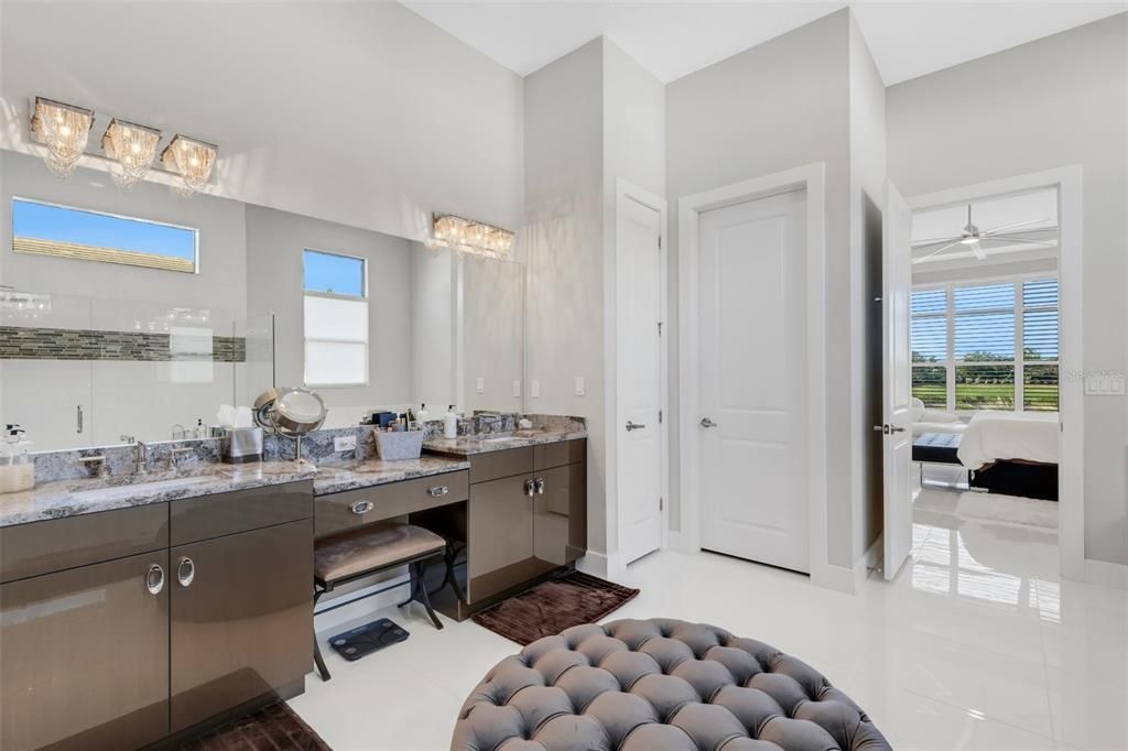 For Rent: $6,200 (3 beds, 4 baths, 3663 Square Feet)