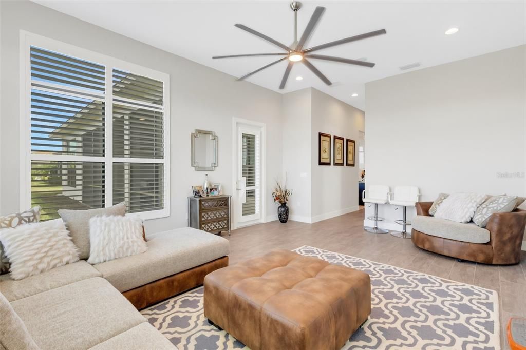 For Rent: $6,200 (3 beds, 4 baths, 3663 Square Feet)