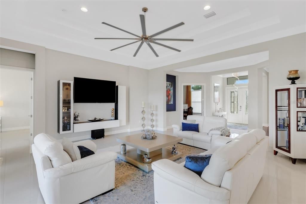 For Rent: $6,200 (3 beds, 4 baths, 3663 Square Feet)