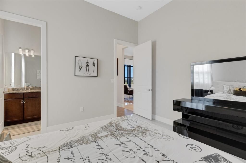 For Rent: $6,200 (3 beds, 4 baths, 3663 Square Feet)