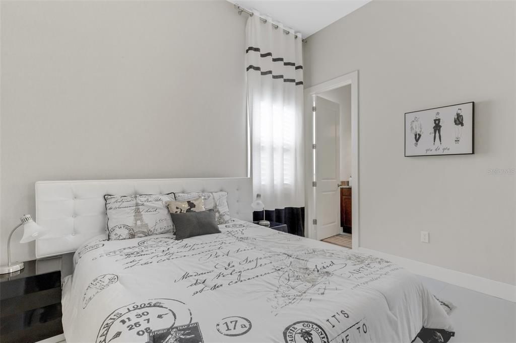 For Rent: $6,200 (3 beds, 4 baths, 3663 Square Feet)