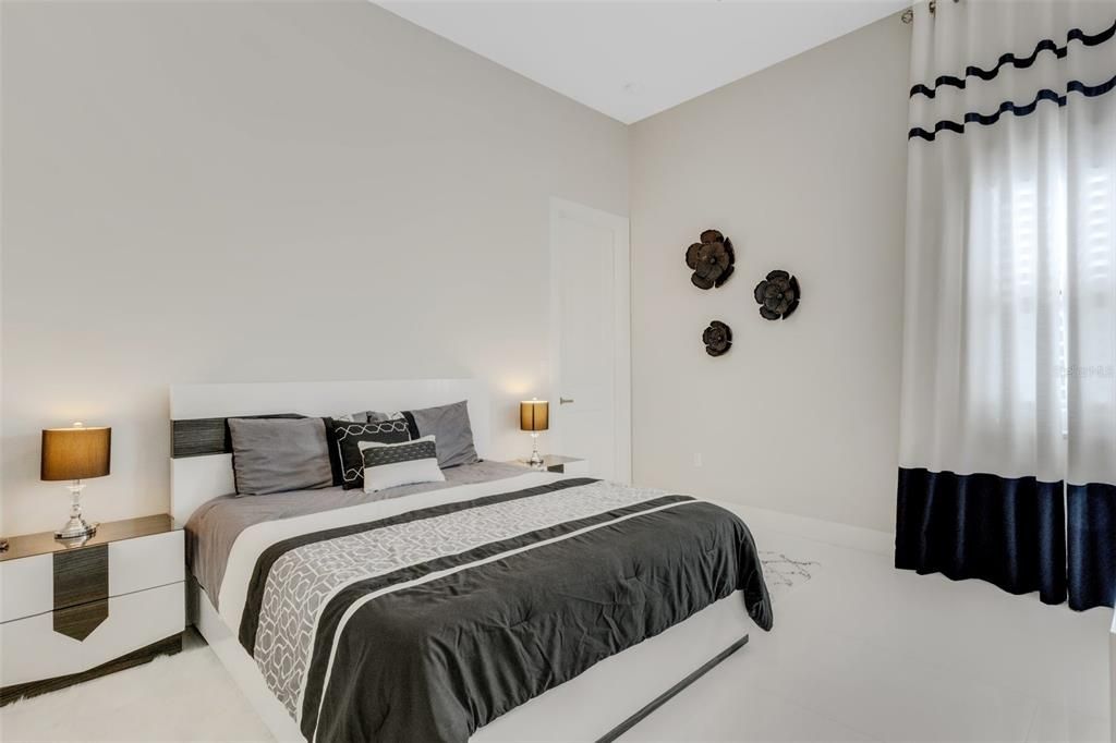 For Rent: $6,200 (3 beds, 4 baths, 3663 Square Feet)