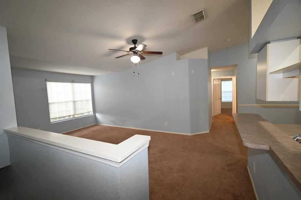 For Rent: $1,700 (3 beds, 2 baths, 1205 Square Feet)