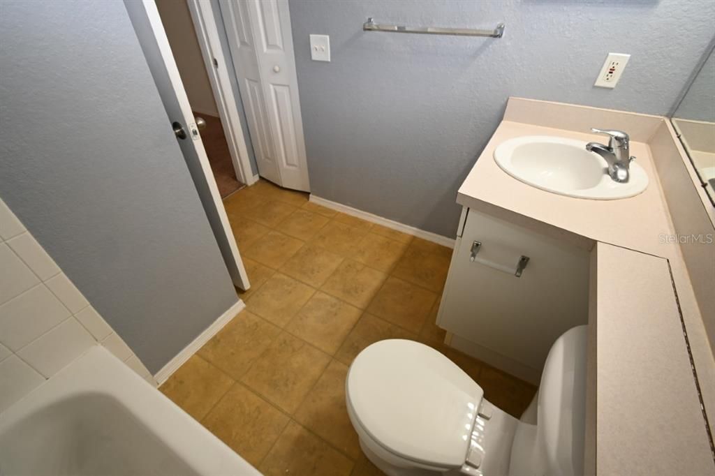 For Rent: $1,700 (3 beds, 2 baths, 1205 Square Feet)