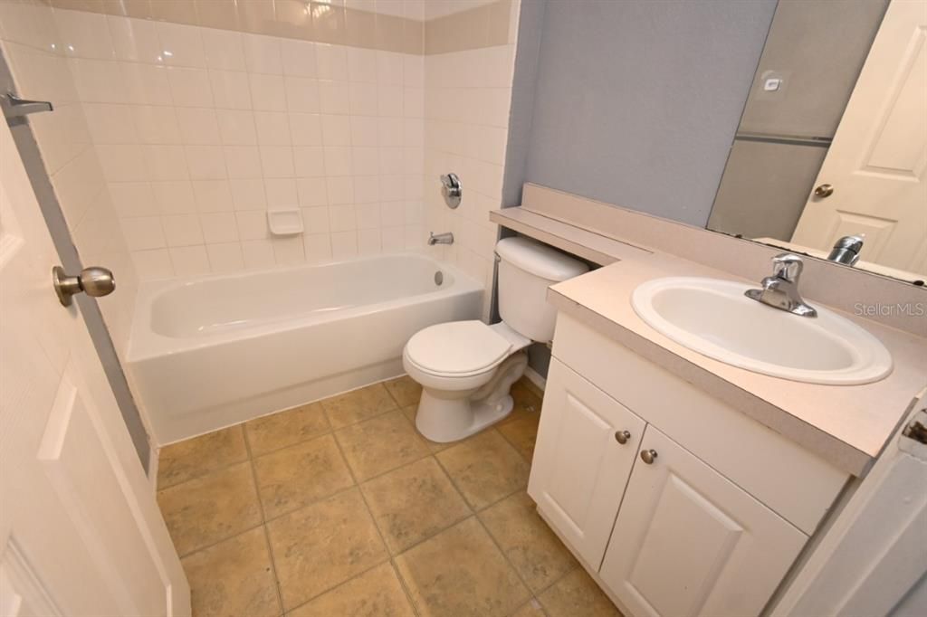 For Rent: $1,700 (3 beds, 2 baths, 1205 Square Feet)