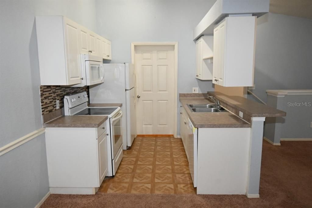 For Rent: $1,700 (3 beds, 2 baths, 1205 Square Feet)
