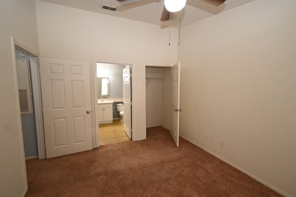 For Rent: $1,700 (3 beds, 2 baths, 1205 Square Feet)