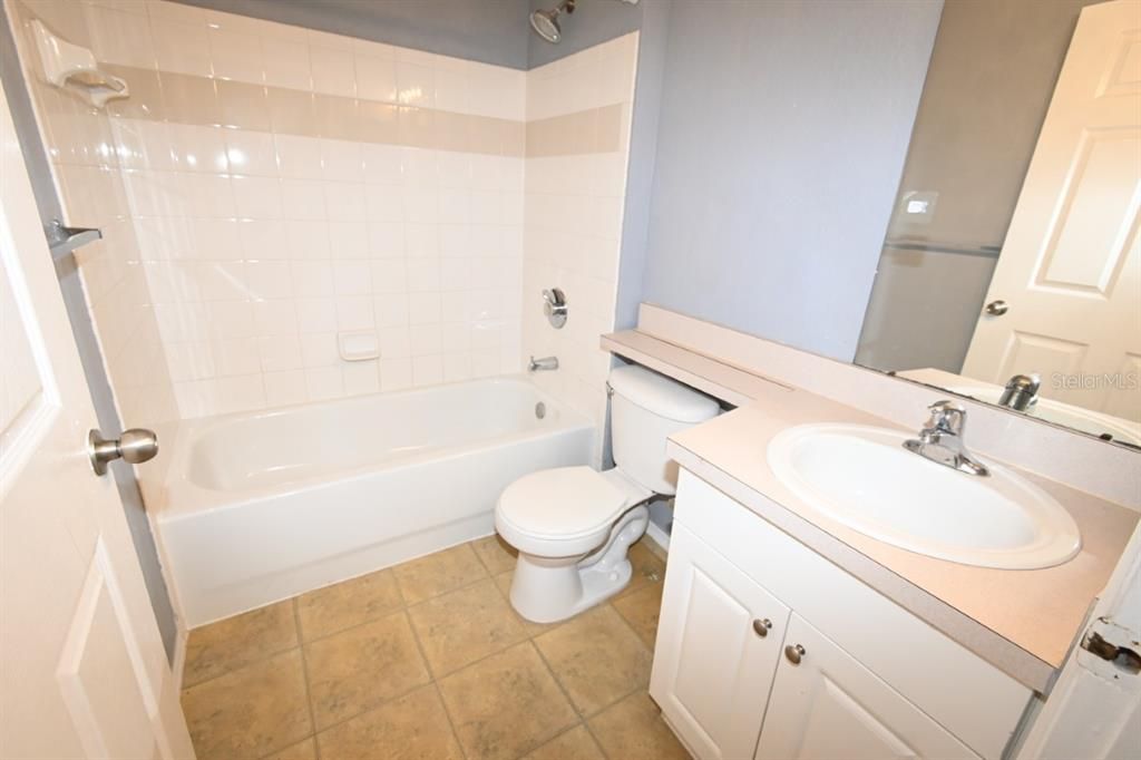 For Rent: $1,700 (3 beds, 2 baths, 1205 Square Feet)