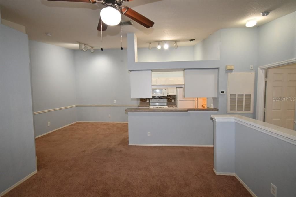 For Rent: $1,700 (3 beds, 2 baths, 1205 Square Feet)