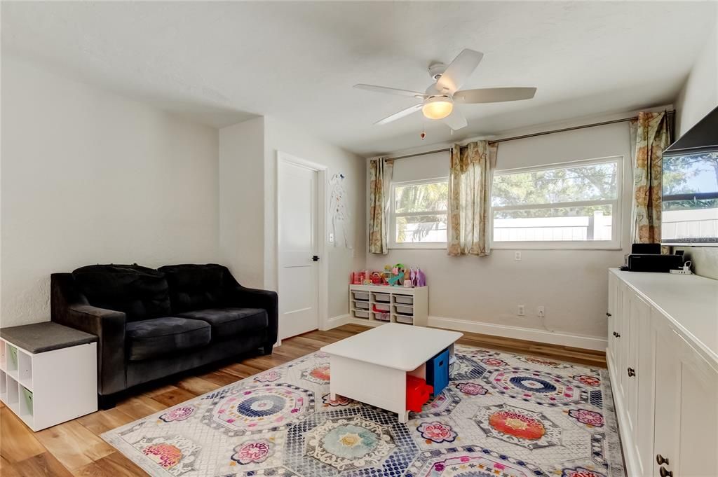 Active With Contract: $730,000 (3 beds, 3 baths, 1848 Square Feet)