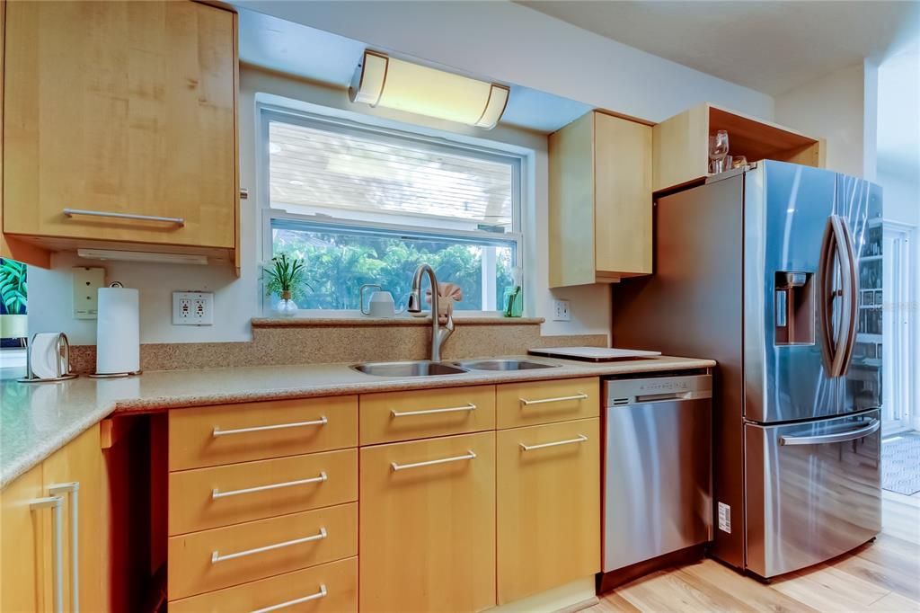 Active With Contract: $730,000 (3 beds, 3 baths, 1848 Square Feet)