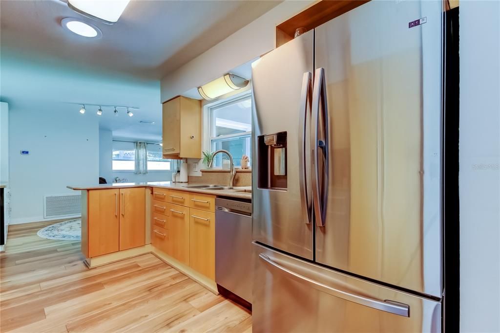 Active With Contract: $730,000 (3 beds, 3 baths, 1848 Square Feet)