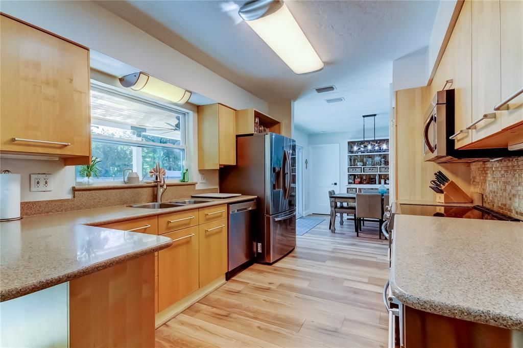 Active With Contract: $730,000 (3 beds, 3 baths, 1848 Square Feet)