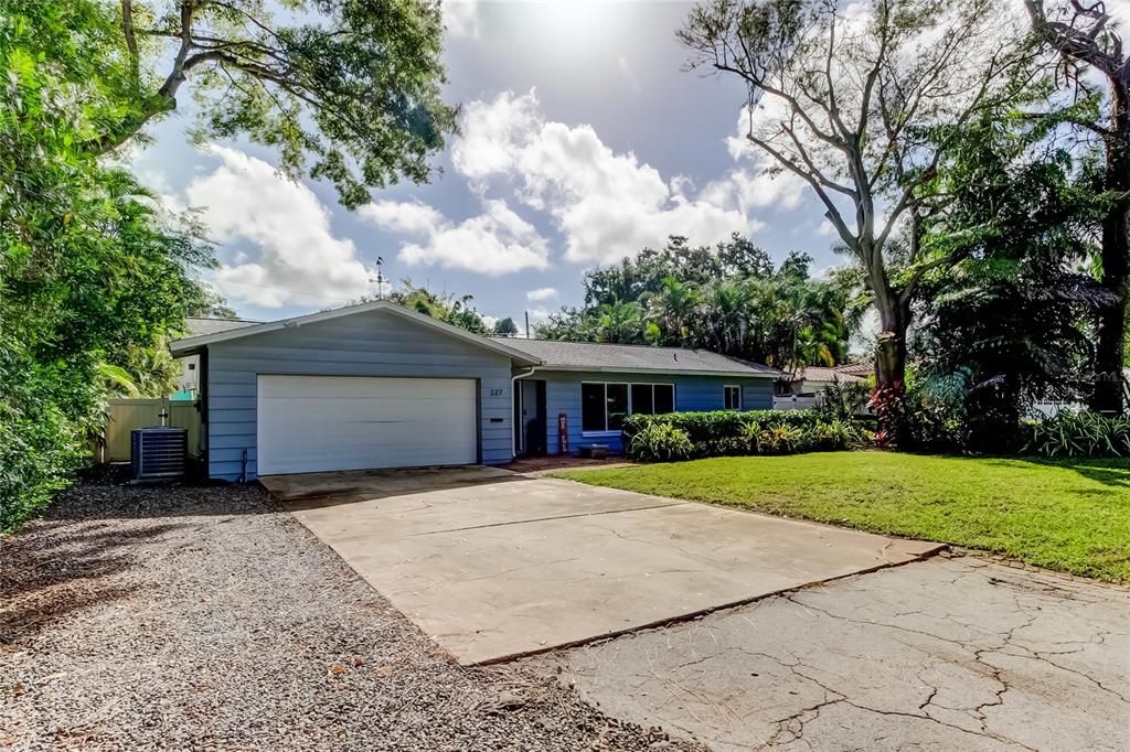 Active With Contract: $730,000 (3 beds, 3 baths, 1848 Square Feet)