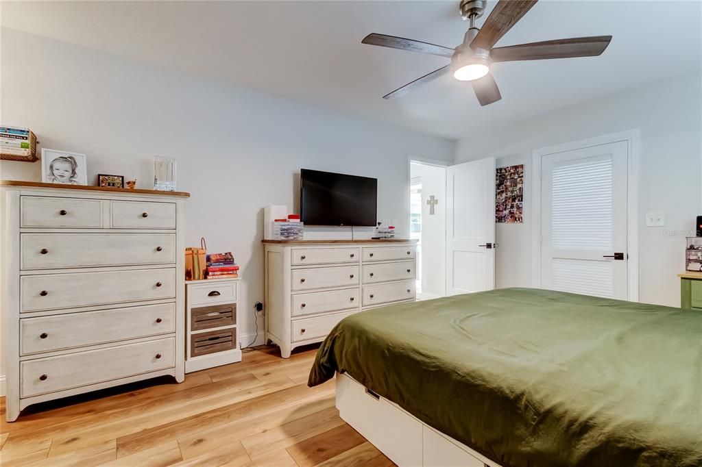 Active With Contract: $730,000 (3 beds, 3 baths, 1848 Square Feet)