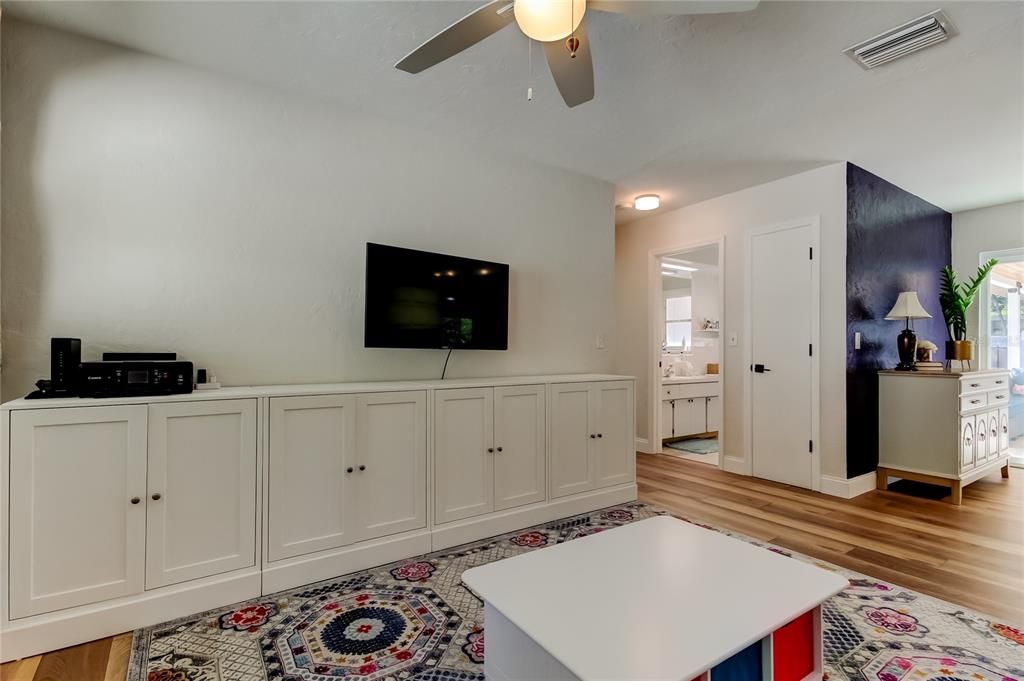 Active With Contract: $730,000 (3 beds, 3 baths, 1848 Square Feet)