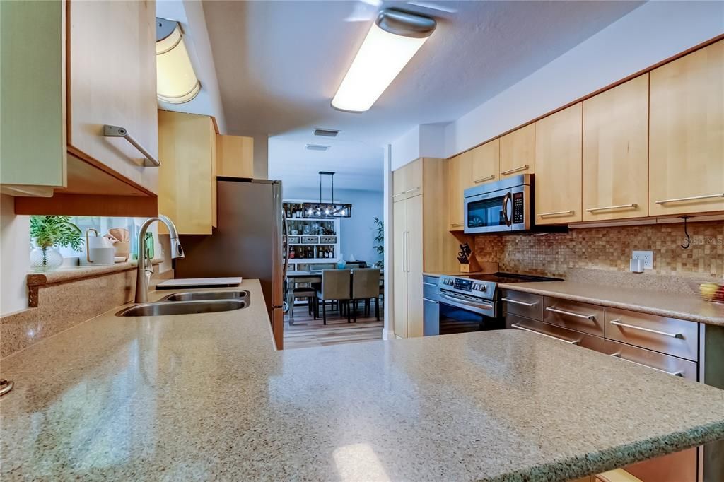 Active With Contract: $730,000 (3 beds, 3 baths, 1848 Square Feet)