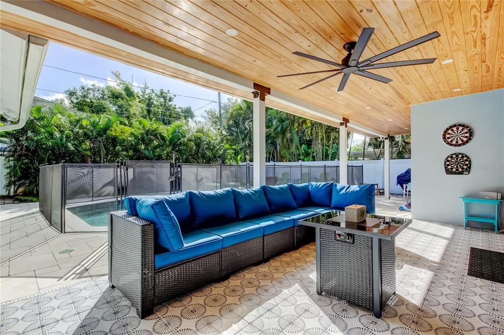 Active With Contract: $730,000 (3 beds, 3 baths, 1848 Square Feet)