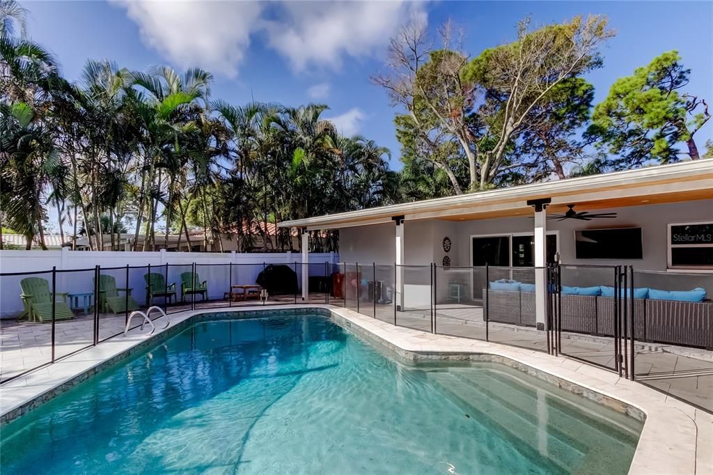 Active With Contract: $730,000 (3 beds, 3 baths, 1848 Square Feet)