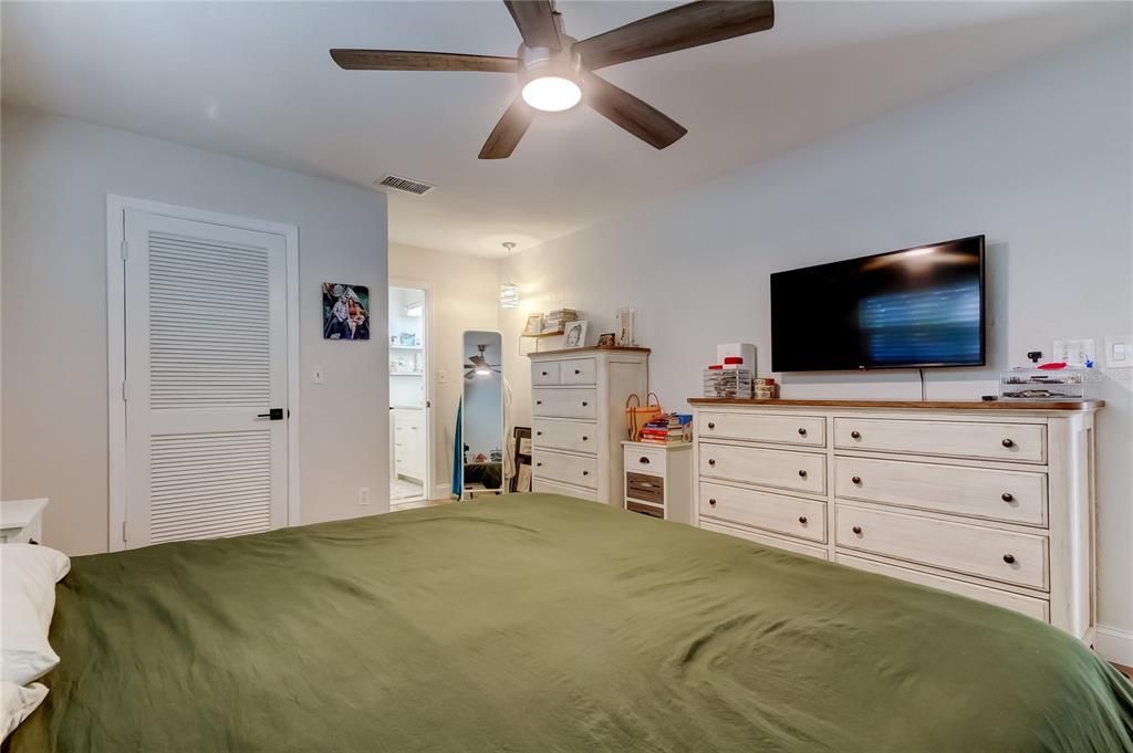 Active With Contract: $730,000 (3 beds, 3 baths, 1848 Square Feet)