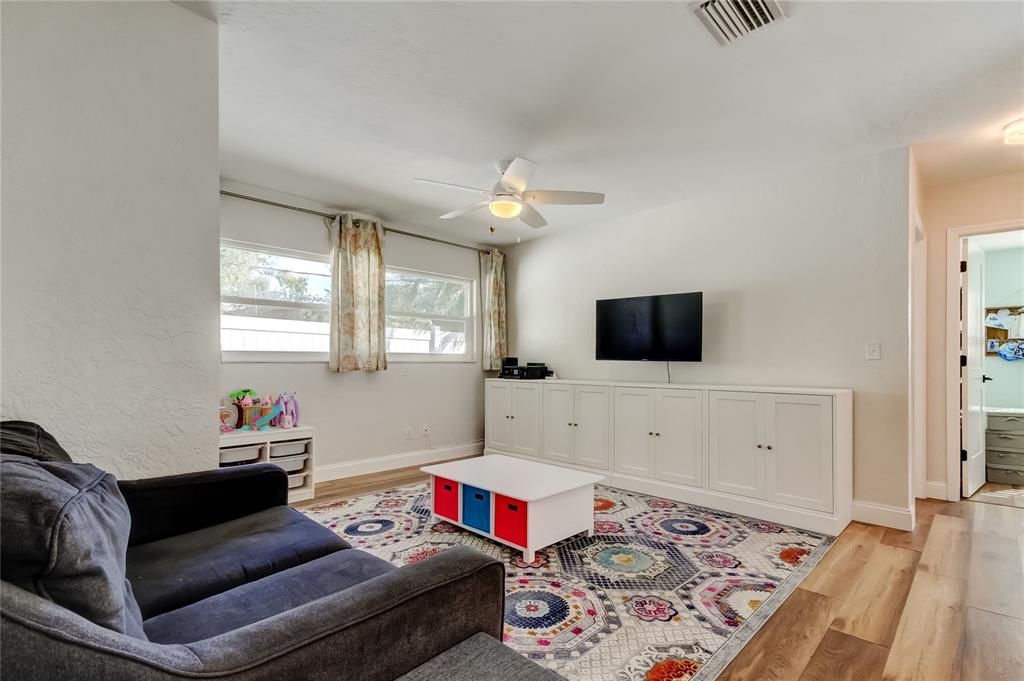 Active With Contract: $730,000 (3 beds, 3 baths, 1848 Square Feet)