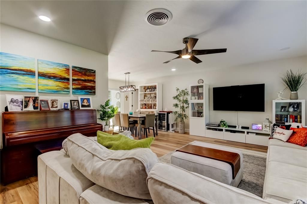 Active With Contract: $730,000 (3 beds, 3 baths, 1848 Square Feet)