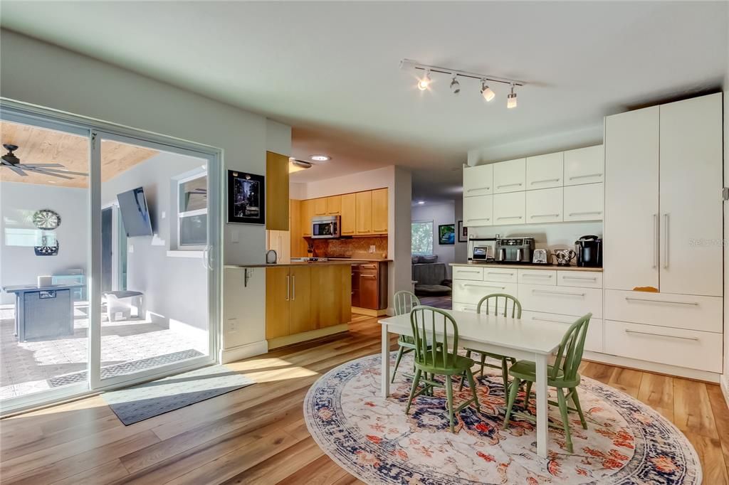 Active With Contract: $730,000 (3 beds, 3 baths, 1848 Square Feet)