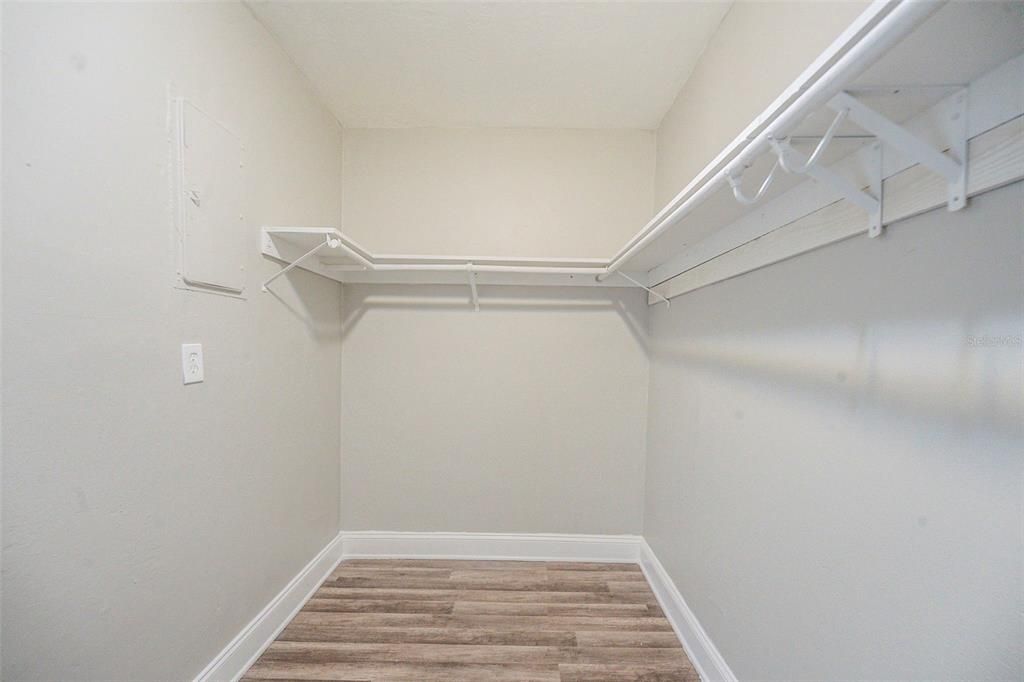 For Sale: $500,000 (3 beds, 2 baths, 1296 Square Feet)