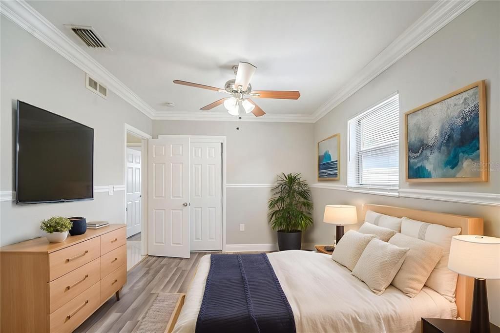 For Sale: $500,000 (3 beds, 2 baths, 1296 Square Feet)