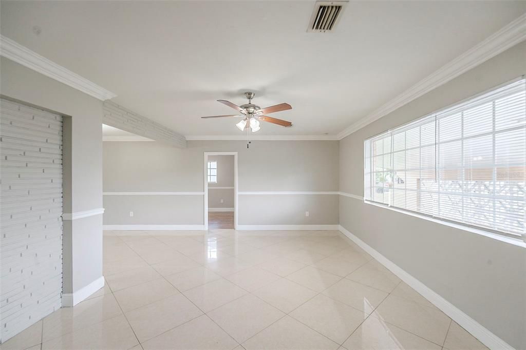 For Sale: $500,000 (3 beds, 2 baths, 1296 Square Feet)