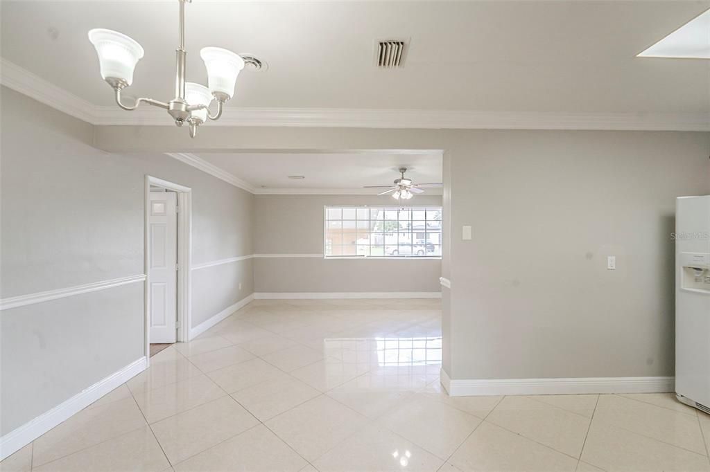 For Sale: $500,000 (3 beds, 2 baths, 1296 Square Feet)