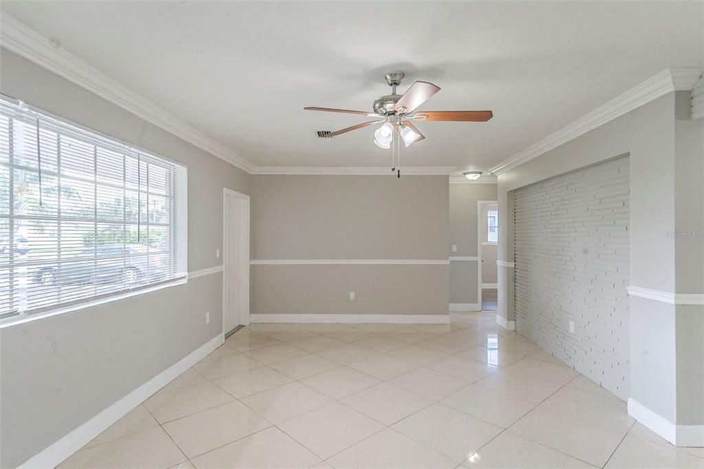 For Sale: $500,000 (3 beds, 2 baths, 1296 Square Feet)